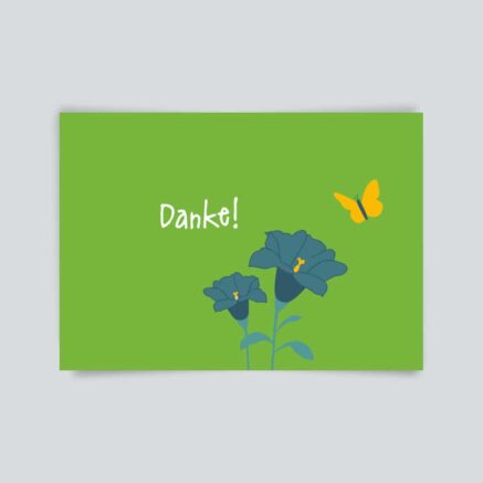 Eine Dankeskarte mit blauen Blumen und einem gelben Schmetterling auf grünem Hintergrund.